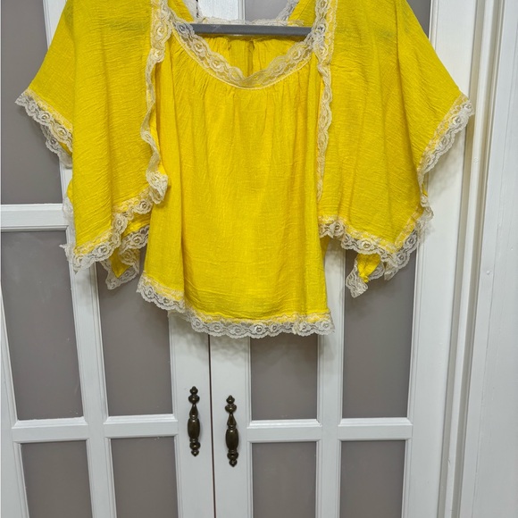 Vintage Handmade Yellow Lace Boho Blouse | Flowy Cottagecore Top - Picture 2 of 9
